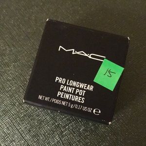 MAC PRO LONGWEAR PAINT POT